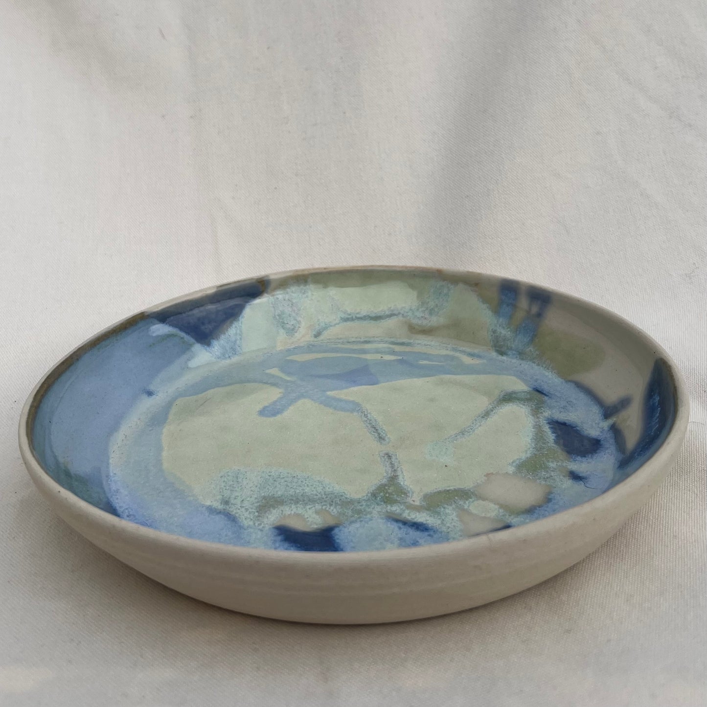 Mellem fad/skål i blågrønne nuancer